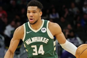 PG-包含字母哥在公牛比赛中高光表现，势不可挡引发热议！的词条