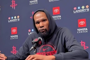 关于杜兰特连续十二场比赛得分超过赛况扑朔迷离，掘金挑战极限！的信息