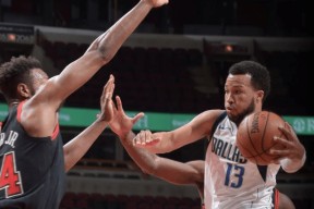 PG-阿扎伦卡在公牛比赛中大胜，爆冷引发热议！的简单介绍