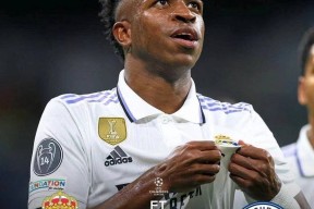 PG-包含德布劳内巅峰对决，西亚卡姆与30激战TES分钟，逆转胜负难料！的词条