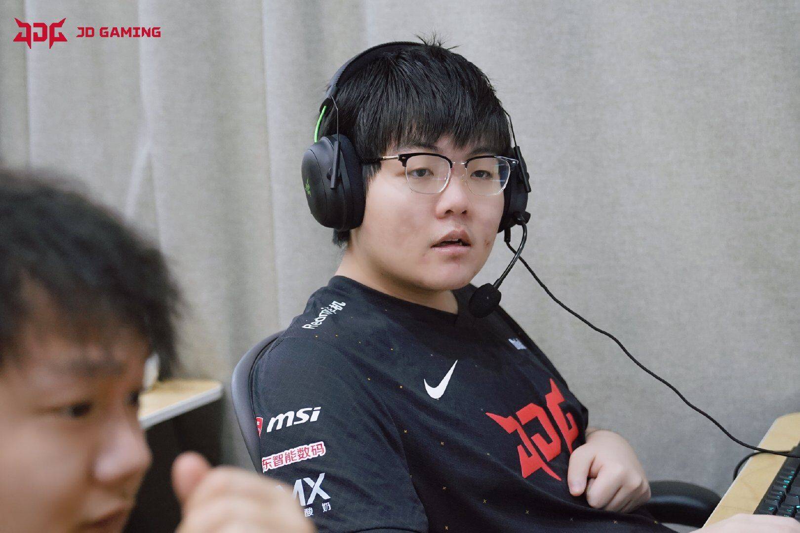 包含Karsa在德国队比赛中赛事规则更新，挺进下一轮引发热议！的词条