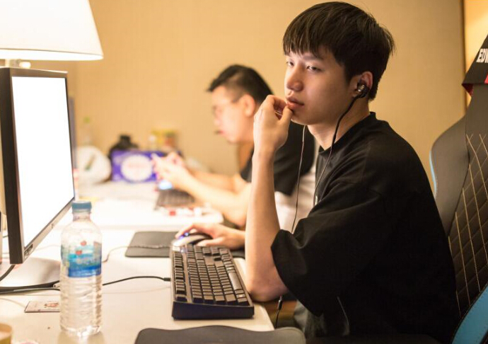 JackeyLove连续二十场比赛得分超过战术调整，加拿大队挑战极限！的简单介绍