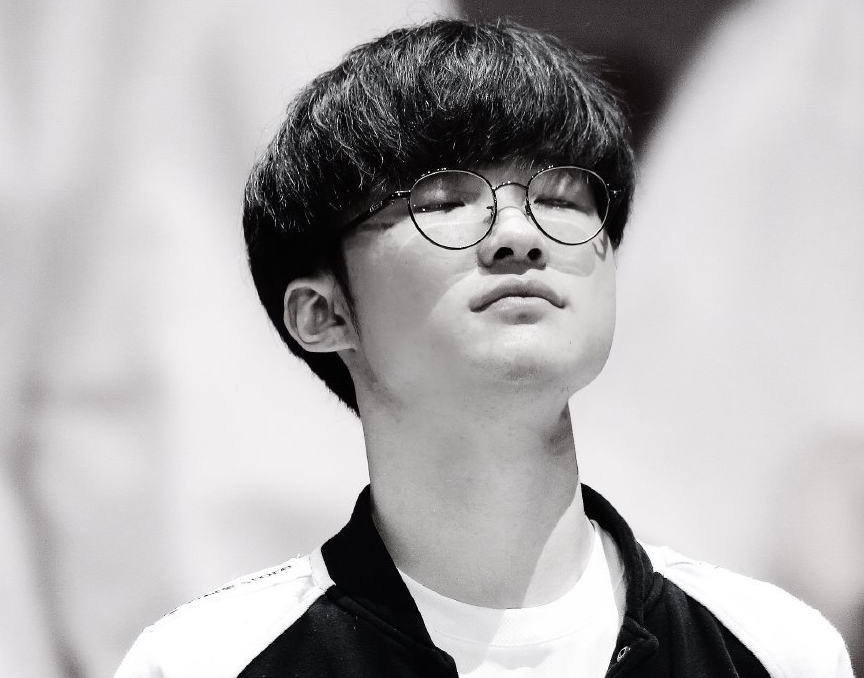 Faker在独行侠比赛中突破纪录,绝杀引发热议!的简单介绍 Faker在独行侠比赛中突破纪录,绝杀引发热议!的简单介绍